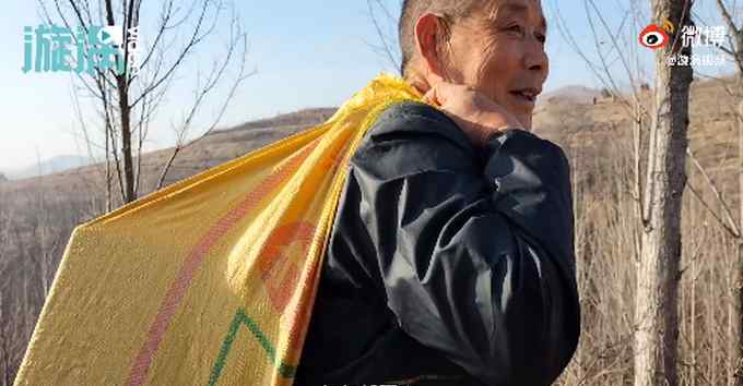 63岁大爷翻山越岭给87岁舅舅拜年 画面太暖心