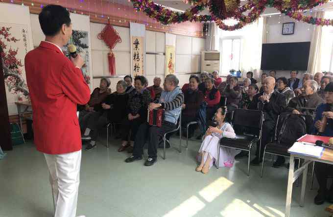 老人进养老院等于送死 北京养老院里走出“城市乌兰牧骑” 20年演出2000场年龄最大已80岁