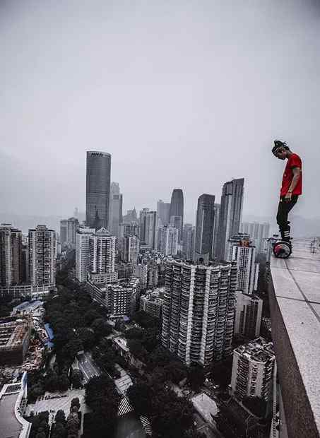 极限咏宁微博 网红拍摄高楼攀爬视频坠亡，直播平台是否担责？法院这么判
