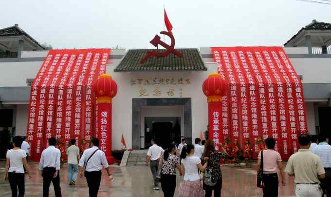 军博园 凭吊粟裕墓得先买门票？工作人员：这是我的地盘，我投了几千万
