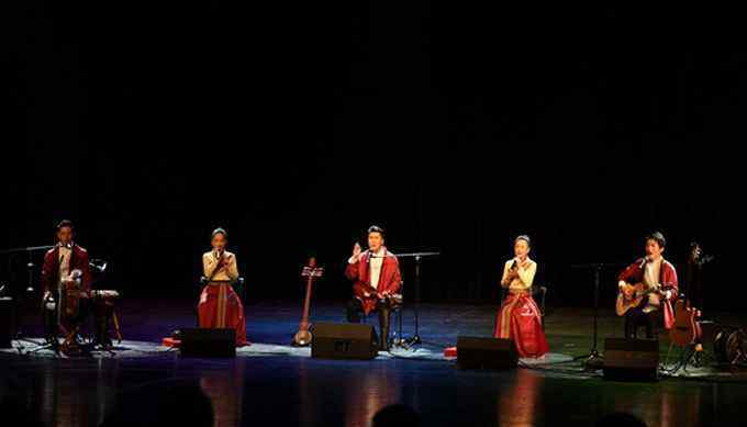 索南加乐 陀乐乐团非遗音乐唱响保利  庆祝新中国成立70周年