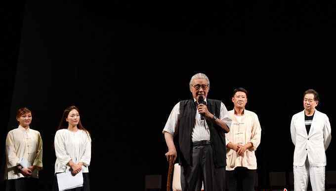 茶馆剧本 北京人艺剧本朗读《茶馆》 老中青三代同台献艺