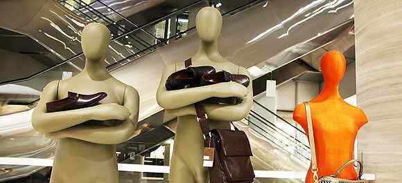实体店 2016年实体店阵亡名单出炉，我们看到这些趋势