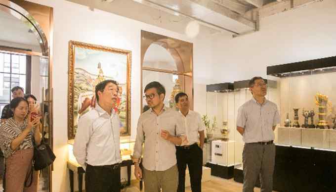 和平尊 北京市委宣传部副部长赵磊一行视察参观詠园中外珐琅美术馆