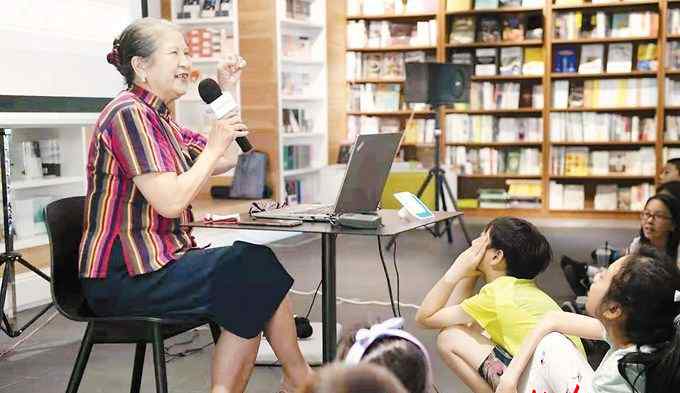 不上班的23种活法 志愿者岗位让老人自得其乐 退而不休换个活法实现年轻时的梦想