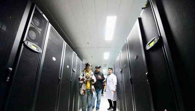 魅力研究所 200余名公众走进中国科学院过程工程研究所，感受“新化工”魅力