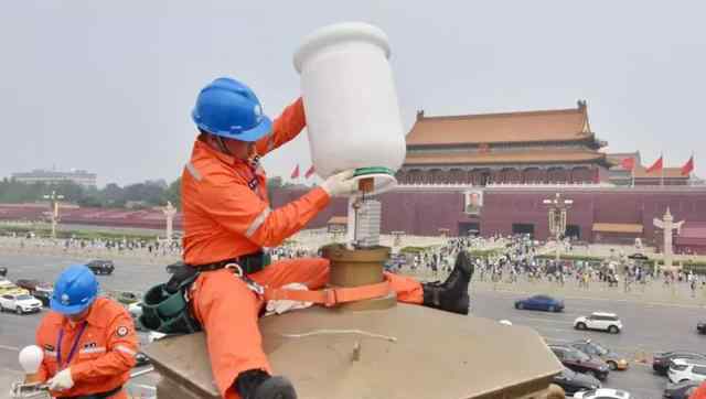 第五代华灯车 北京长安街253基华灯今起清洗检修，第五代华灯车7月亮相