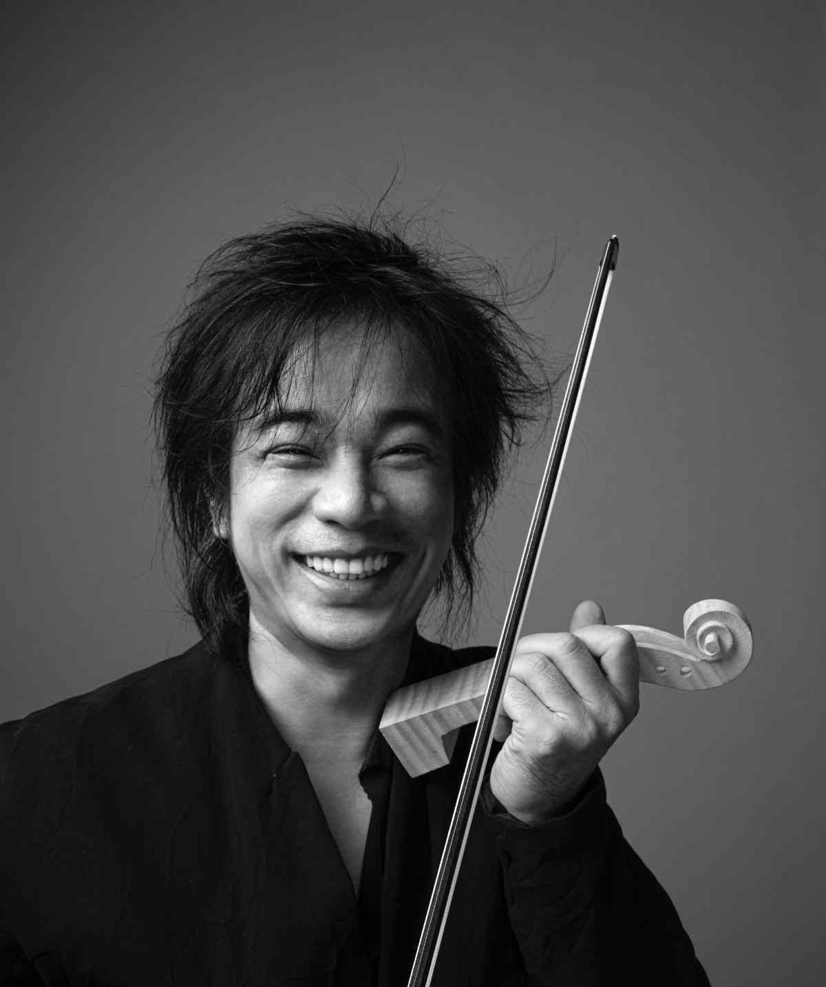 失恋三十三天主题曲 因《失恋三十三天》配乐被人熟知，原来林朝阳还是小提琴家