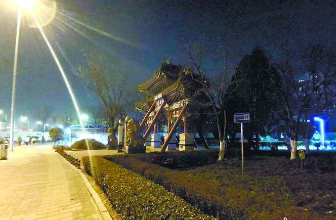 公厕标志 北京公厕标识不统一，晚上找着挺费劲！市民呼吁能否规范？