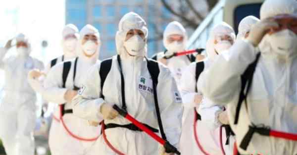 韩国定点销售口罩大量民众排队 现场画面令人窒息