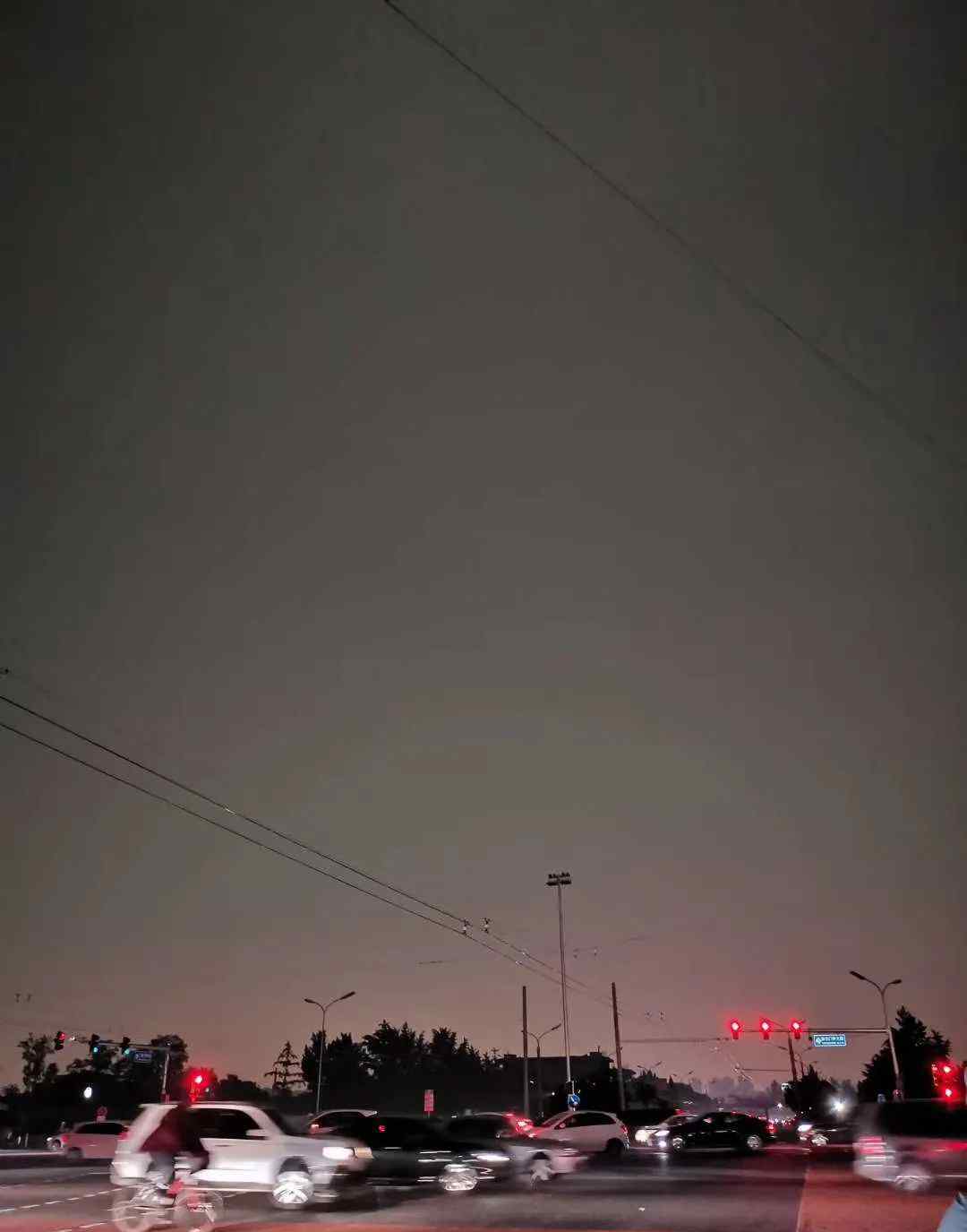 北京雨 今天下午北京暴雨倾盆，为何会白昼如夜？ 专家释疑