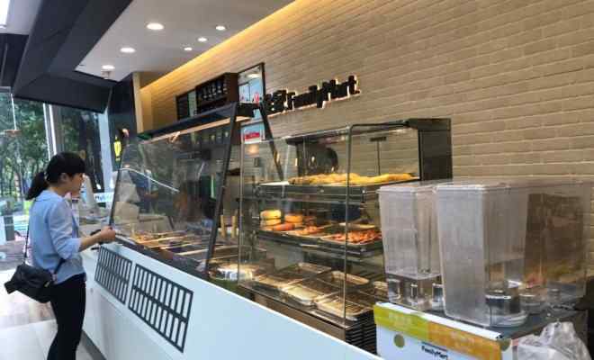 广州全家便利店 全家便利店在广州开出四代店，与上海店有何不同