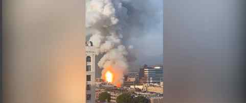 洛杉矶市中心发生爆炸,导致多处建筑物起火,多名救援消防员受伤