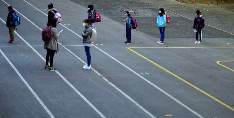 德国“解封”计划后：多地暴发规模超百人的集体感染
