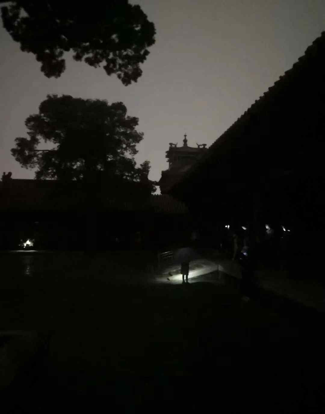 北京雨 今天下午北京暴雨倾盆，为何会白昼如夜？ 专家释疑