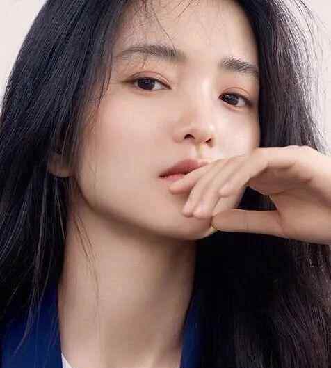 宋仲基离婚后首位女伴美上热搜 《小姐》小侍女淑姬金泰梨