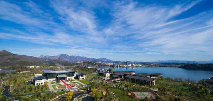 雁栖湖风景区 10月7日前，每周五、六、日晚，雁栖湖景区免门票