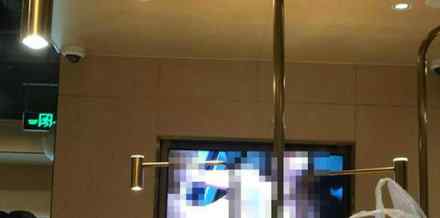 武汉海底捞 武汉一海底捞播不雅画面 网友戏谑服务“又升级”了
