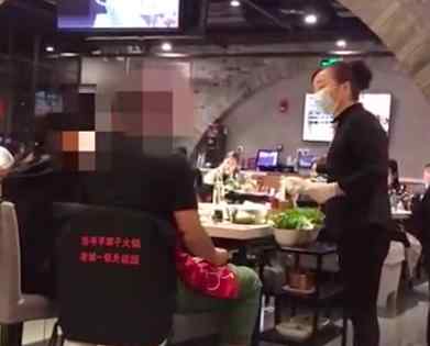 俩人点1000多元菜品 服务员3次制止浪费后被骂 网友吵翻！