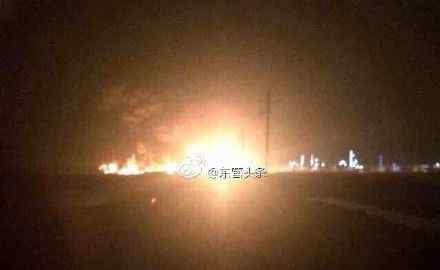 东营爆炸 东营爆炸致1人死：现场火光冲天 事故现场曝光