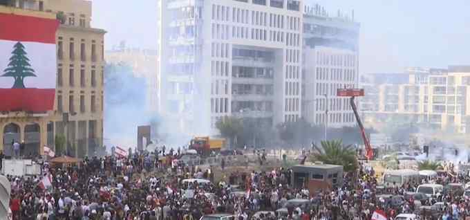 贝鲁特大爆炸留下弹坑深达43米 爆炸事件已致158人死亡