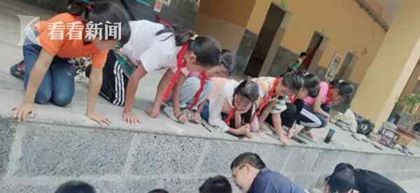 校园石阶上被刻1700多个汉字,网友却说好