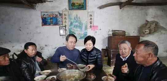 中国首富许家印的老婆 中国首富许家印背后的女人：身家210亿默不吭声35年