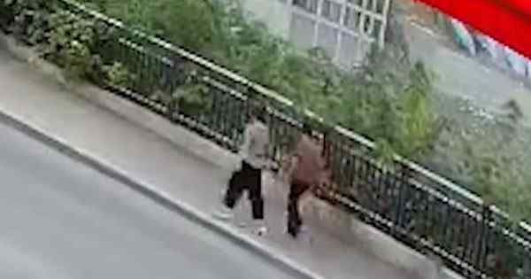 重庆武隆人行道垮塌行人掉坑