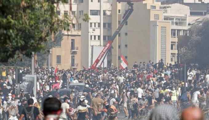 贝鲁特大爆炸留下弹坑深达43米 爆炸事件已致158人死亡