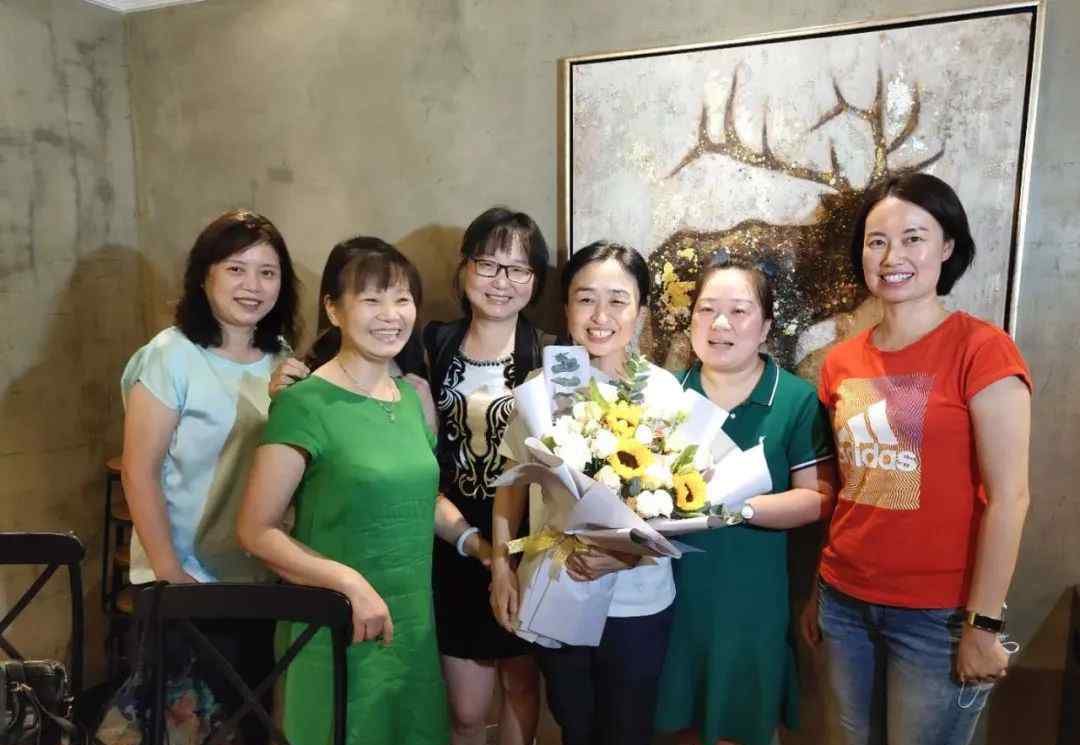 火神山医患再相聚热情拥抱 现场温馨