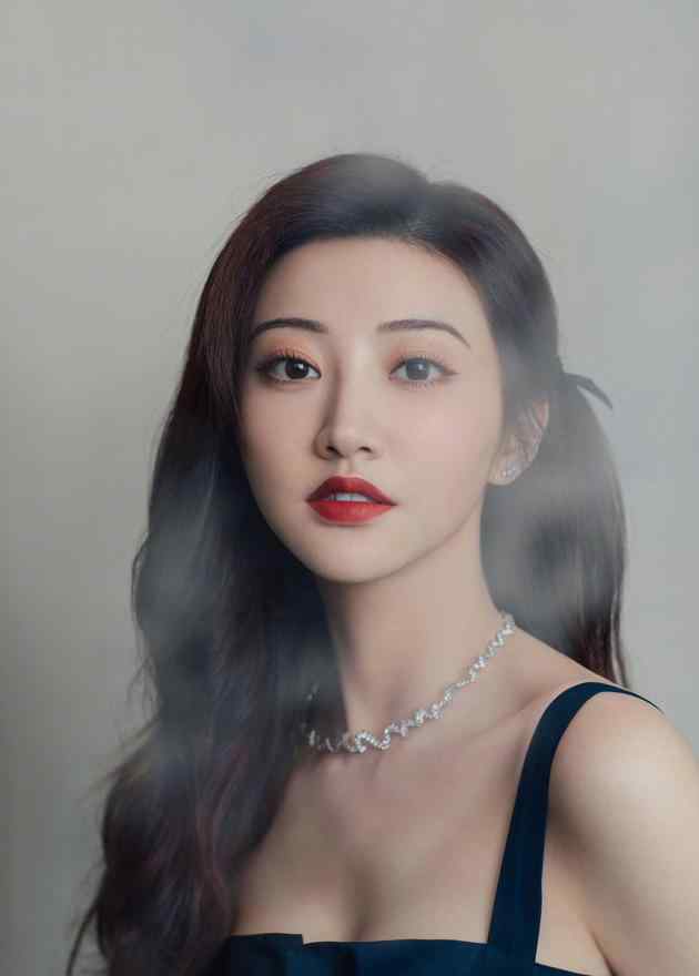 景甜承认整形失败 做双眼皮埋线失败变成了“悲伤蛙”