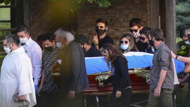 马拉多纳律师要求彻查死因