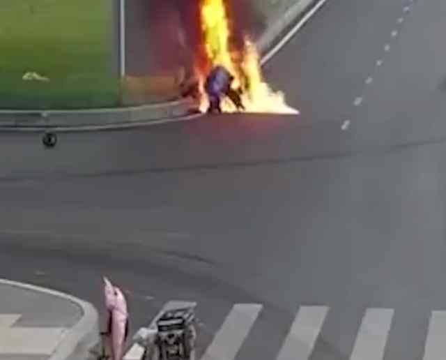 外卖员火海救同行获评见义勇为