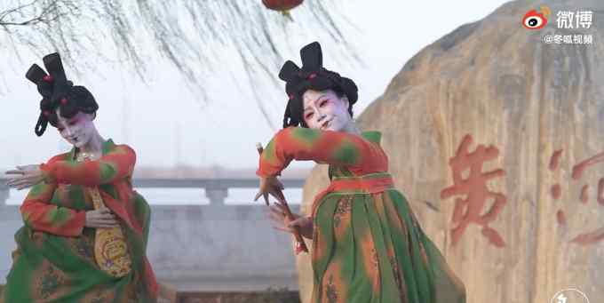 可爱！唐宫夜宴舞者打卡郑州地标 网友：跳的针不戳！