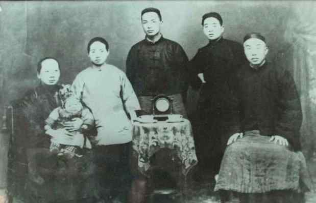 林彪在军界的威望 揭秘林彪鲜为人知的另一面：当街泪奔，其父在延安享受最高级别待遇