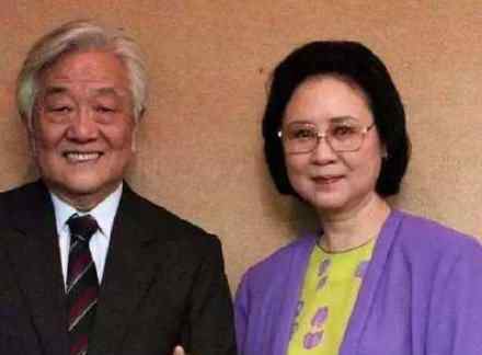 琼瑶丈夫平鑫涛去世 她以花葬方式送他最后一程