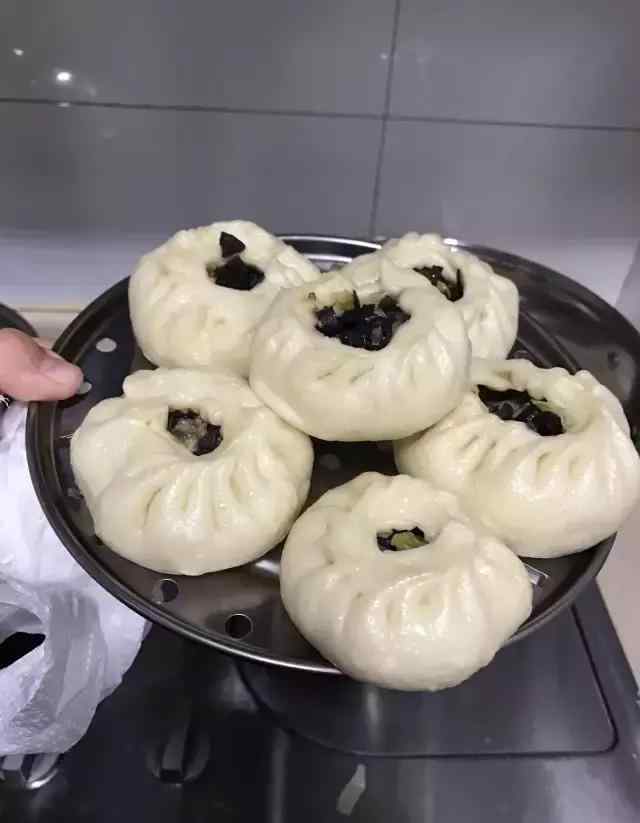 香菇猪肉包子的做法 香菇肉馅包的做法，非常松软好吃，比外面做的一点都不差！