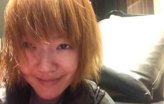 小S喝醉后乱剪头发 撞脸《我不是药神》黄毛