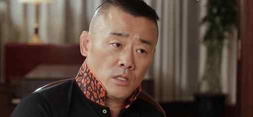 周立波骂人 53岁周立波公开骂人，言语犀利极其生气，疑似与唐爽再度开战