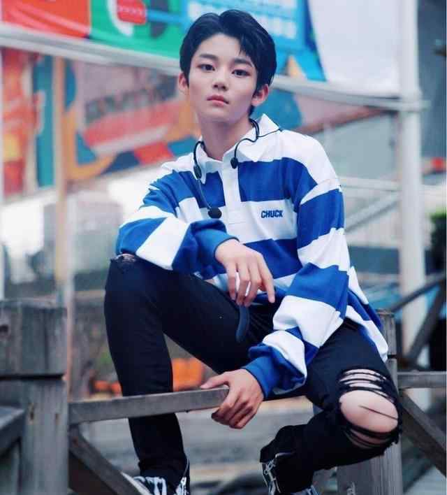 郭殿甲 是郭殿甲？乐华THBOYS成员被曝劈腿，十六岁就无缝衔接