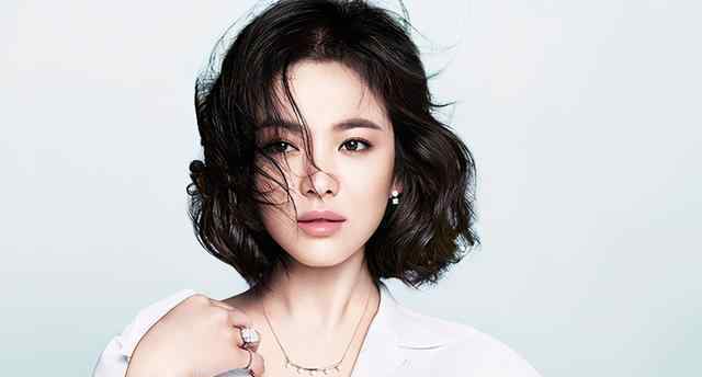 烟熏妆美女 金子涵再次证明，清纯系美女都不适合烟熏妆