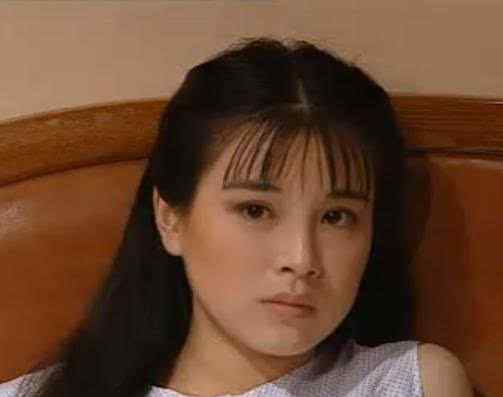 英宁 古装第一美人赵明明，22岁嫁英达弟弟，离异后如今50岁仍旧单身