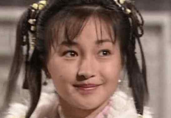 我把初吻献给谁 黎明多次追求她遭到拒绝，钟汉良将初吻献给她，她长得到底有多美