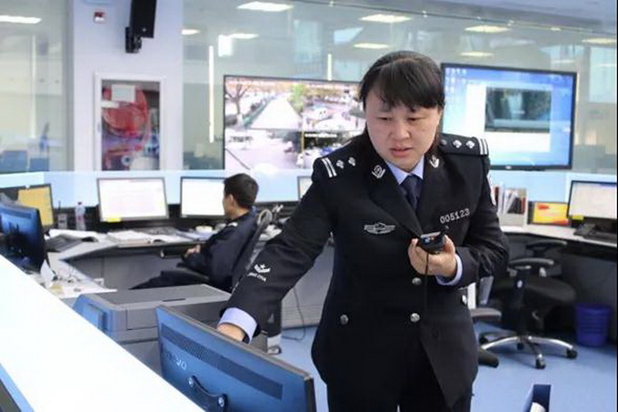 听到这个消息 女民警冲队长大喊：“我不去！”