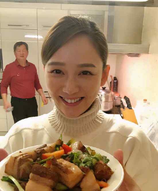 陈乔恩走出酒驾阴霾后发文贺新年 贴心提醒：大家喝酒不要开车