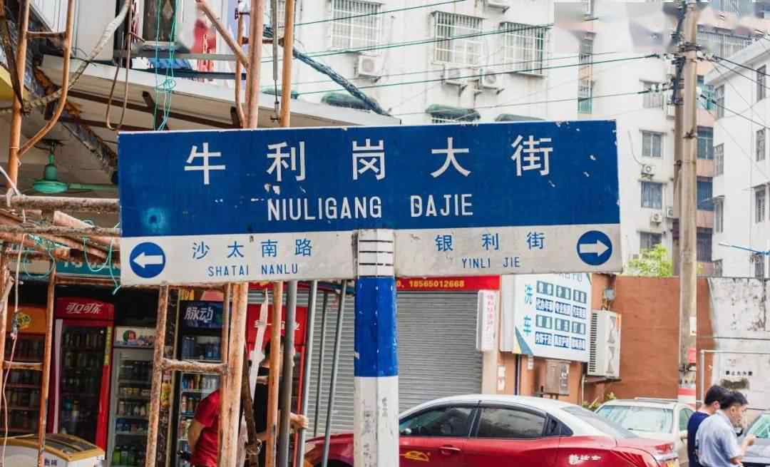 客家小吃 热门小吃榜No.1的客家小吃，还没开门就排满了人！