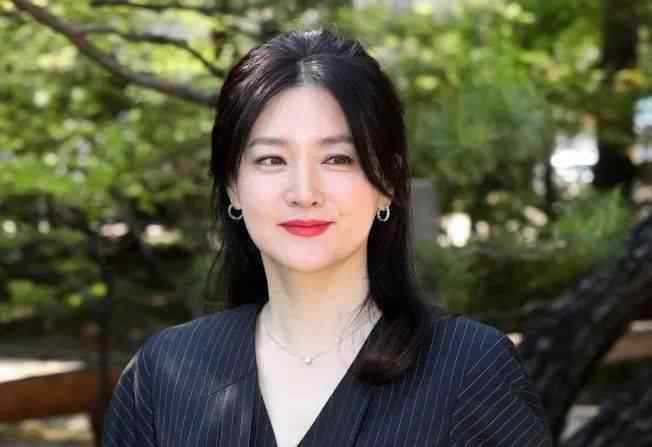 沈银河 骂人、整容、小三上位 她立了20年的“氧气女神”人设崩了？