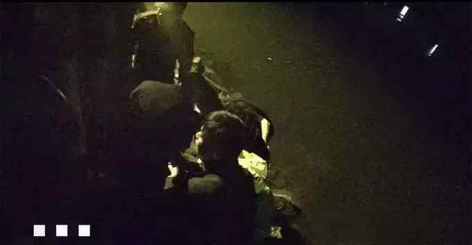 杭州新手女司机一个失误 两家人拳脚相向！她一个举动吓坏所有人