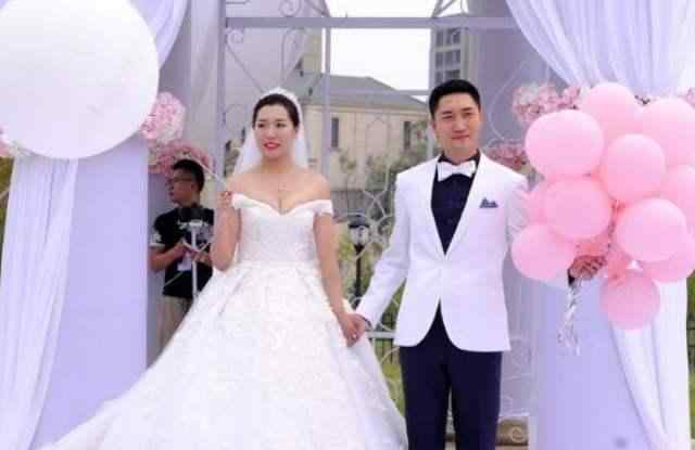 李晓霞今日大婚新闻 李晓霞罕见礼服装，身材竟然这么好，她是国乒最低调的大满贯！