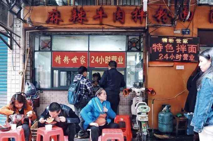 户部巷 去武汉还在去户部巷？！当地人推荐最地道的小吃都在这！